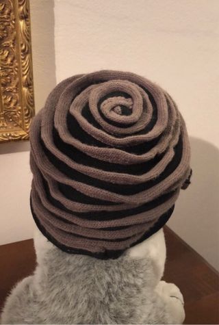 Cappellino misto lana marrone e nero