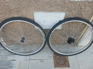 Rueda B'TWIN Trekking Speed 700x38