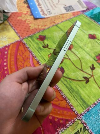 iPhone 12 128GB + 8 custodie