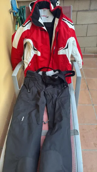 2 bicicletas y ropa de nieve todo en buen estado