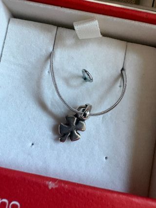 Pulsera UNO DE 50 con charm de trébol