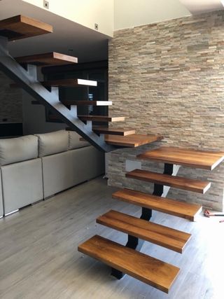 Escalera de hierro cuerpo central