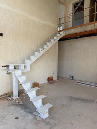 Escalera de hierro cuerpo central