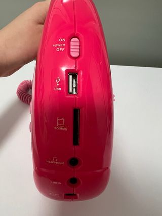 Radio rosa con micrófono