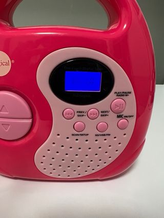 Radio rosa con micrófono