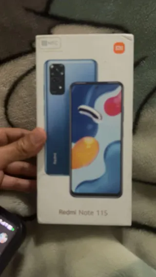 Móvil Negro y Plateado