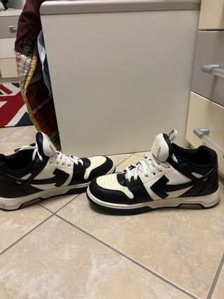 Scarpe Off-White nere e bianche