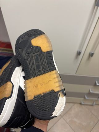 Scarpe Off-White nere e bianche