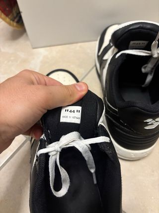 Scarpe Off-White nere e bianche