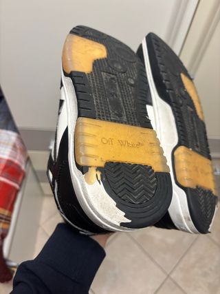 Scarpe Off-White nere e bianche