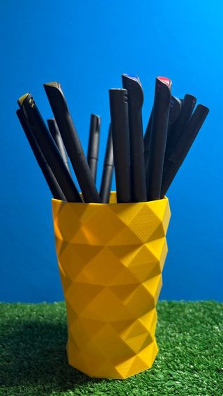 Maceta Diseño 3D Amarilla