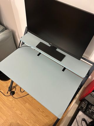 Escritorio sklumm metal y madera