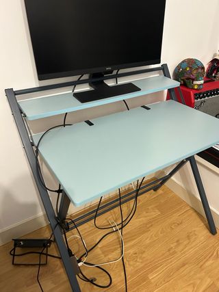 Escritorio sklumm metal y madera