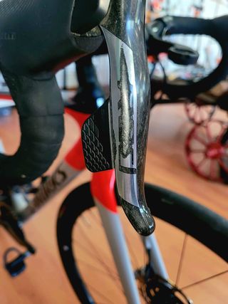 S-Works Roubaix 54 SRAM Red eTap AXS 12v
