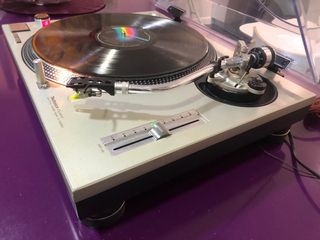Tocadiscos Technics SL-1200 MK2