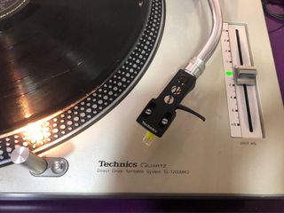 Tocadiscos Technics SL-1200 MK2