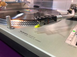 Tocadiscos Technics SL-1200 MK2