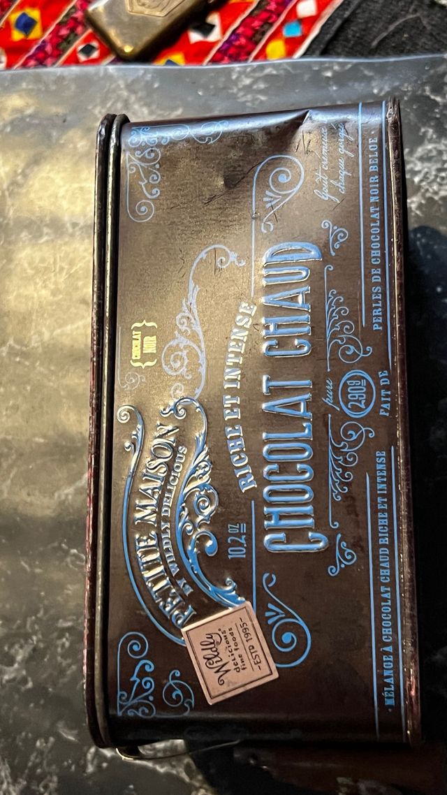 Pinzas de precisión con lupa, caja musical y más