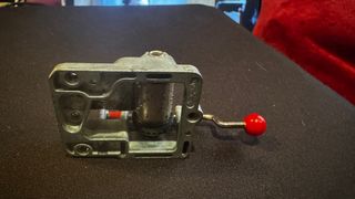 Pinzas de precisión con lupa, caja musical y más