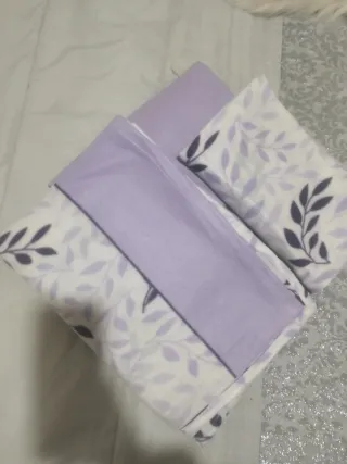 Lenzuola di flanella viola e bianche da 105