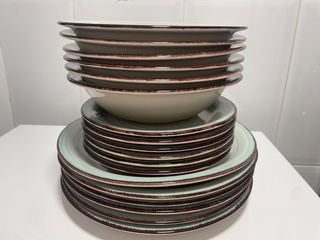 Set di stoviglie in ceramica