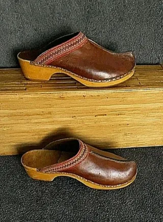 Zuecos Suecos Marrones
