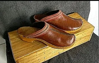 Zuecos Suecos Marrones