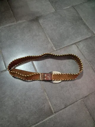 Cintura vintage con aquila in metallo