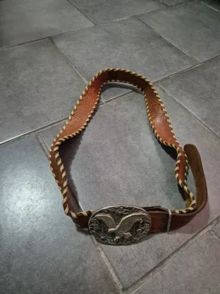 Cintura vintage con aquila in metallo