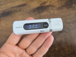 Reproductor MP3 Sony Walkman NWZ-B103F