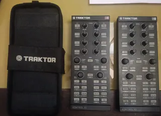 2 Controladoras Traktor X1 mk1 + 2 Fundas