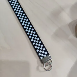 Lanyard Checkerboard. Hecho a mano