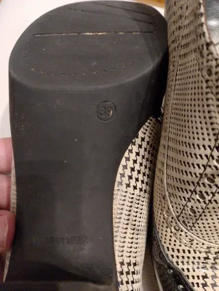 Tacones vintage beige y negro