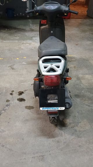 Honda Scoopy 100cc.