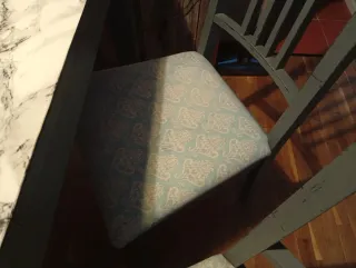 Mesa y 4 Sillas Comedor