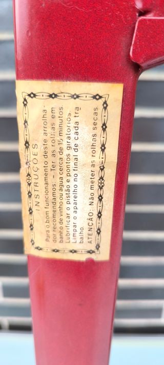 Encorchadora de pie manual para botellas. Vintage