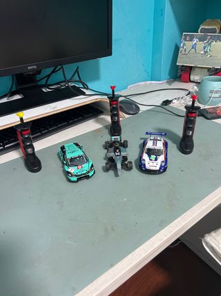 Coches Scalextric y mandos