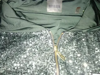 Chaqueta Guess lentejuelas negra y plateada
