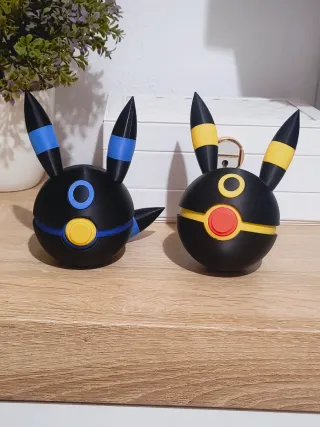 Poké Ball Umbreon Shiny que se abre