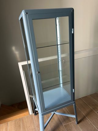 Vitrina Ikea azul/gris cristal y metal