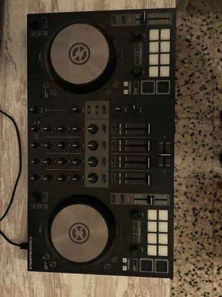 Controladora DJ Native Instruments Traktor S3