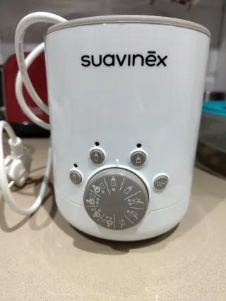 Calienta biberones Suavinex blanco.