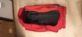 Bolsa de viaje roja