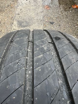 Neumáticos 235/45/20 100V