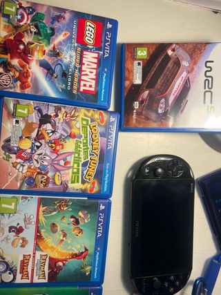 PS Vita + Funda Consola y Juegos