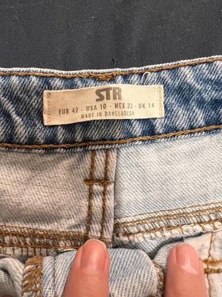 Pantalón vaquero Stradivarius Talla 42