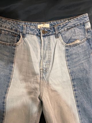 Pantalón vaquero Stradivarius Talla 42