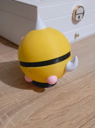 Pokéball Weedle que se abre