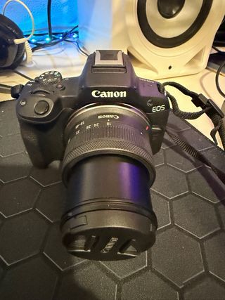Cámara Canon EOS R50 kit influencer