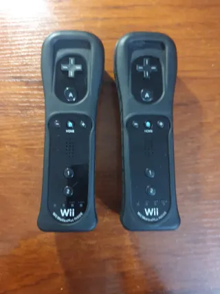 5 Mandos Wii Motion Plus Negros